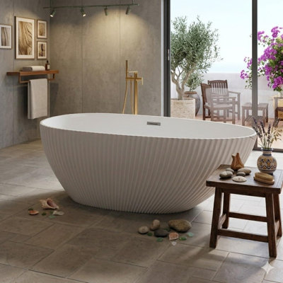 59”/67” Freestanding Acrylic Soaking Tub – Deep Soak Design, Eggshell Vertical Ribbed Texture, Chrome Pop-Up Drain for Modern Bathrooms