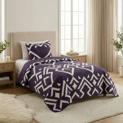2-Piece Twin Quilt Set - Twin Bedspread and Pillow Sham with Stylish Geometric Pattern - Lightweight Quilt Bedding Set for All Seasons - Soft Microfiber Coverlet by Lavish Home (Navy/White)