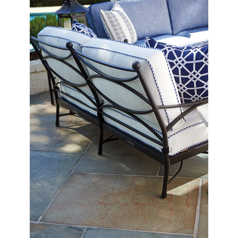 Pavlova Love Seat