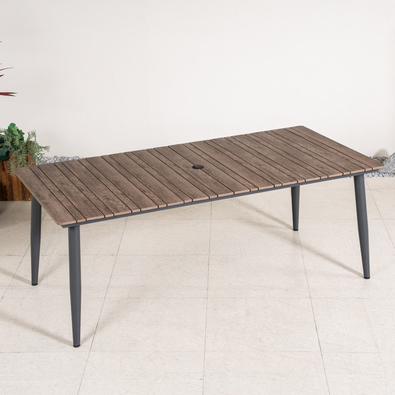 Table de salle à manger d'extérieur Puckett