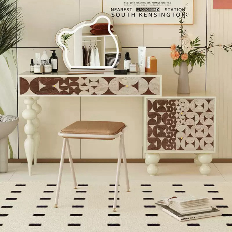 Chesser, Ivory White