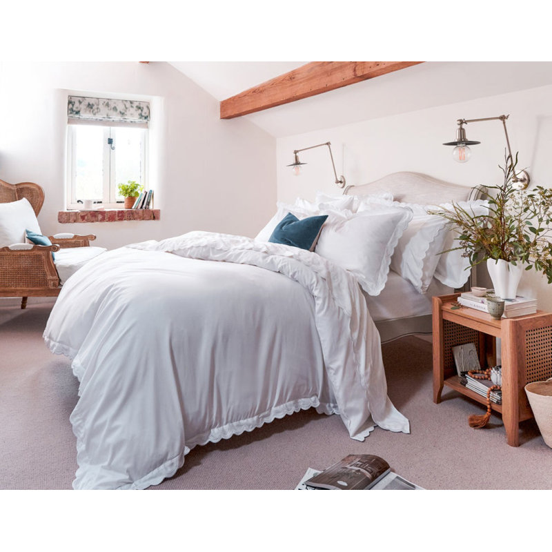Scallop Edge Duvet Cover Set, Queen Duvet Cover + 2 Standard Pillowcases, White