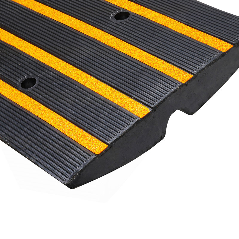 Rampe de trottoir, paquet de 3 rampes d'allée en caoutchouc, rampe de seuil de capacité de poids robuste de 33069 lb, rampes de pont en bordure de 2,6 pouces de hauteur pour trottoir de garage de quai de chargement, ensemble de rampe extensible