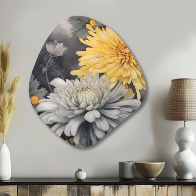 «Yellow Grey Mums Spender» - art mural asymétrique en forme de nébuleuse florale