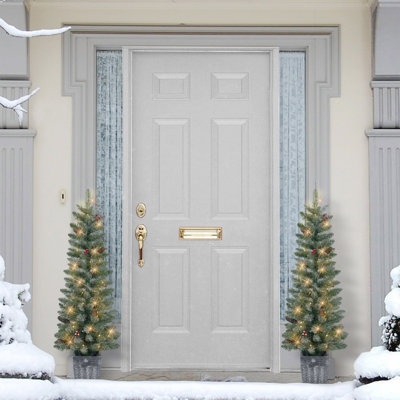 Haakon Lighted Pine Christmas Tree