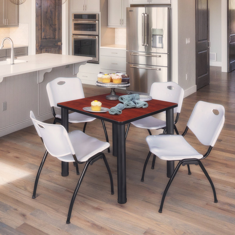 Plateau de table Kee Square, 4 chaises empilables, H 36 po x l 29 po x P 29 po, Noir, Cerisier
