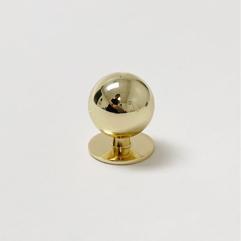 Chandler Round Knob in Polished Brass, 1.13"