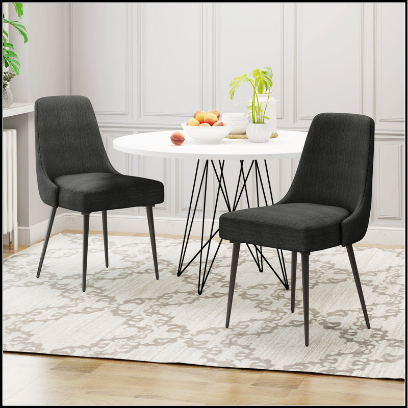Chaise de salle à manger élégante en tissu avec pieds en métal durables, parfaite pour les salles à manger modernes et compactes