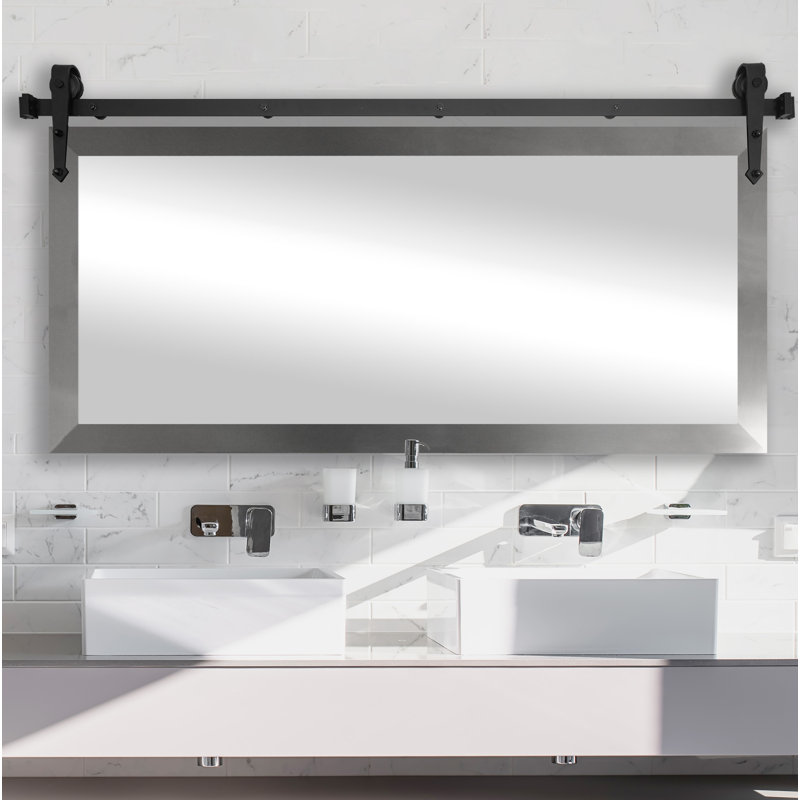 Miroir de salle de bain Neidig, H 30 po x l 65 po, Argent