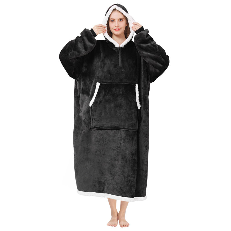 Gavrilin Throw Blanket, Black