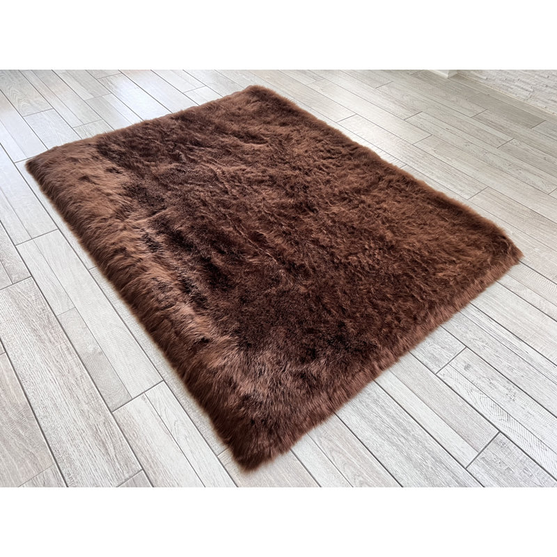 Mar Vista Faux Sheepskin Indoor Rug, Square 11'6"