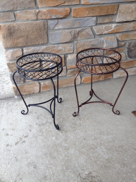Lindsborg Metal Weather Resistant Plant Stand