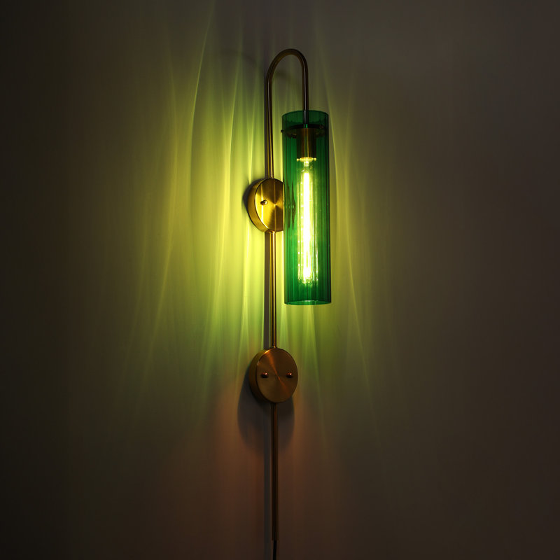Applique murale moderne de 106 cm (41,73 po) avec abat-jour en verre côtelé pour couloir, à brancher ou à câble, 60 W max., culot E26, 120 V, noir et gris fumé