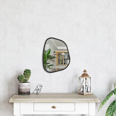 Miroir mural noir asymétrique irrégulier ovale à cadre en bois moderne en forme de meuble-lavabo mural pour salle de bain
