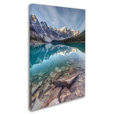Art mural sur toile tendue - «Iconic Moraine Lake» de Pierre Leclerc pour décoration de salon, de chambre à coucher ou de bureau - 30 x 47