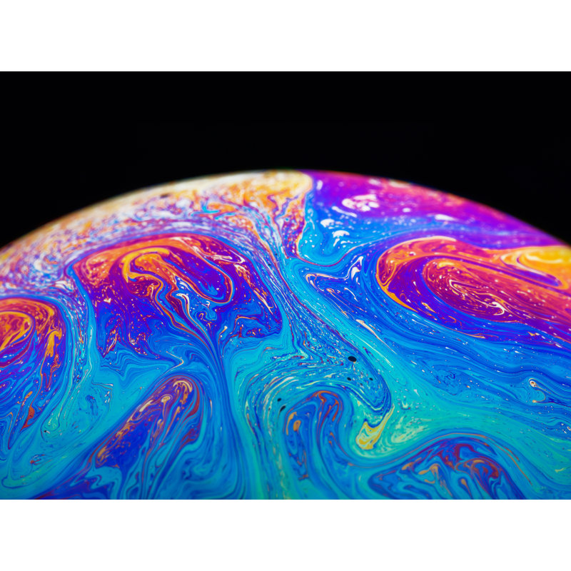 «Soap Bubble Close Up» par Philippe Yearoux - impression encadrée, H 25,25 po x l 31,25 po