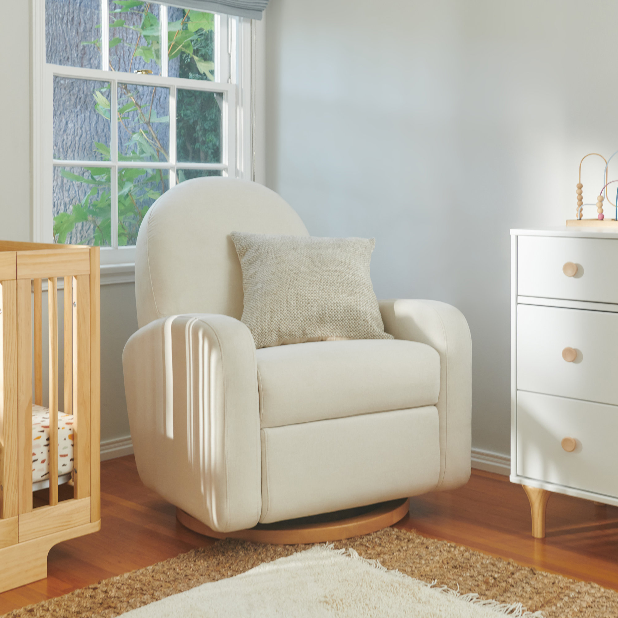 Nami Electronic Recliner and Swivel Glider Recliner in Shearling with USB port, Performance Cream Polyester