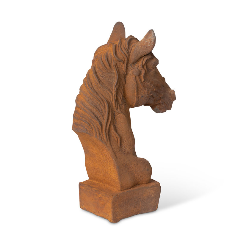 Manoirs, figurines et sculptures