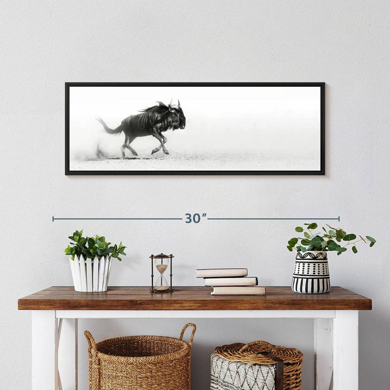 Safari gnou, Cadre flottant noir, 28 po x 10 po