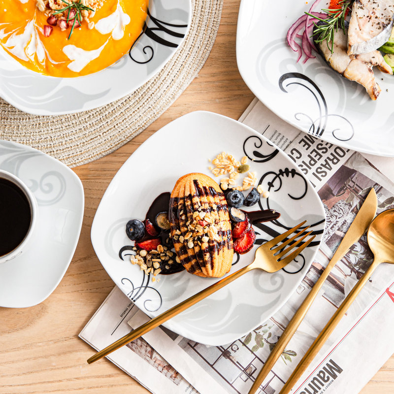 30 Piece Dinnerware Set, Service for 6 