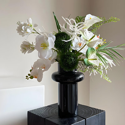 Ornements de fleurs simulées