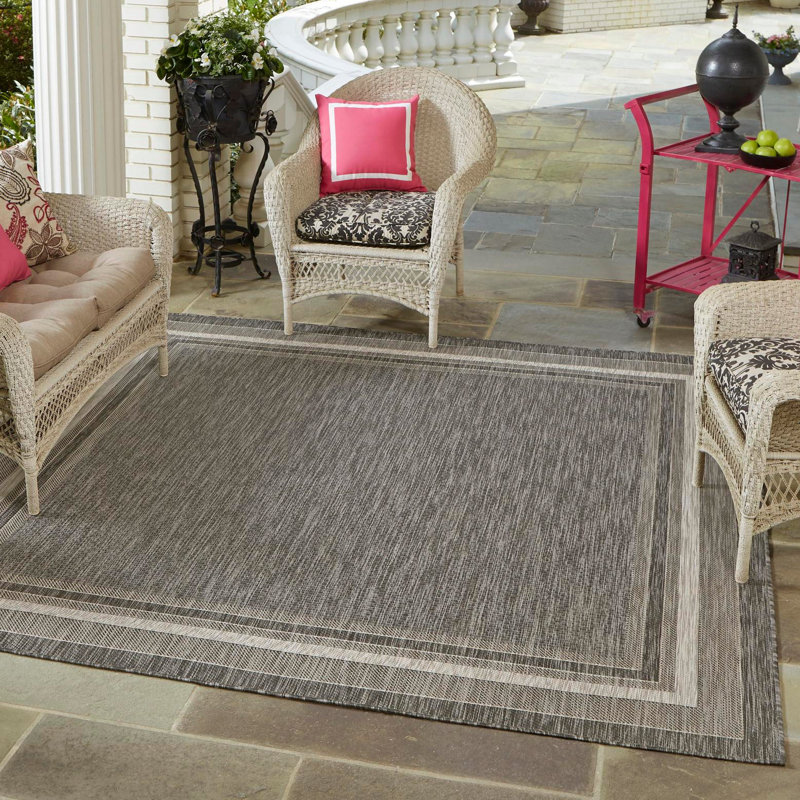 Tapis intérieur / extérieur Sevinc, Carré 7 pi 10 po, Black