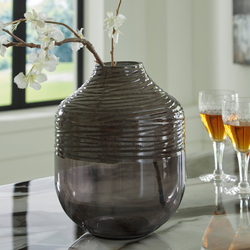 Vase Naytasha, H 10 po x l 8 po x P 8 po