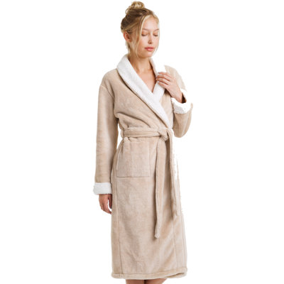 Pure Fiber Women's Plush Sherpa Fleece Robe – Cozy Faux Shearling Coral Fleece Bathrobe with Pockets