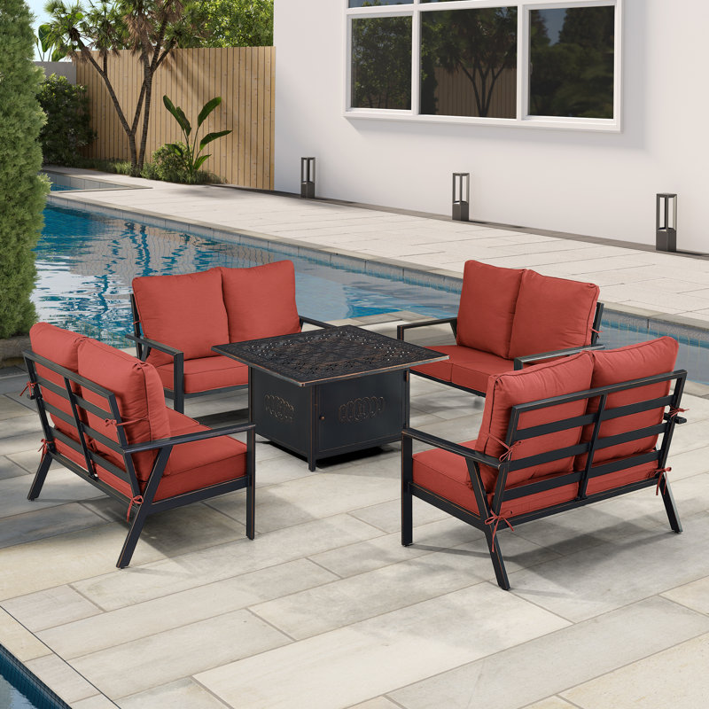 Ensemble de table de foyer en aluminium noir avec quatre causeuses profondes, Rouge