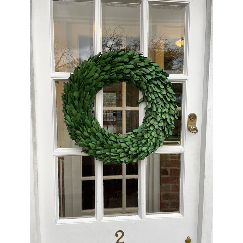 Dried Lillies 54cm Wreath