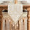 Chemin de table floral blanc, chemin de table en jacquard avec pampilles pour la commode