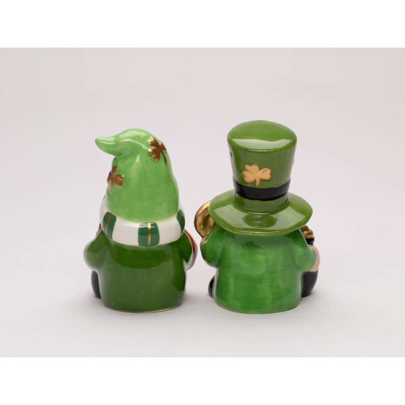 Gnomes de Saint-Patrick avec sel et poivre