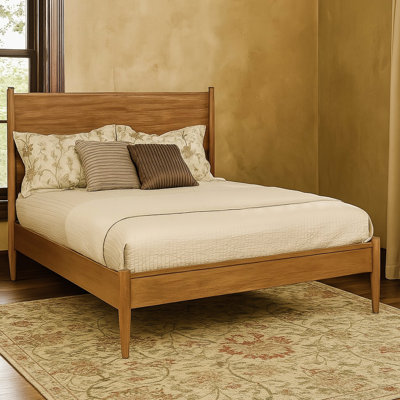 Lit plateforme pleine grandeur de style Mid-Century avec finition en chêne, pieds fuselés ronds et support dorsal confortable pour une chambre à coucher de construction moderne, sans sommier tapissier, conception pratique
