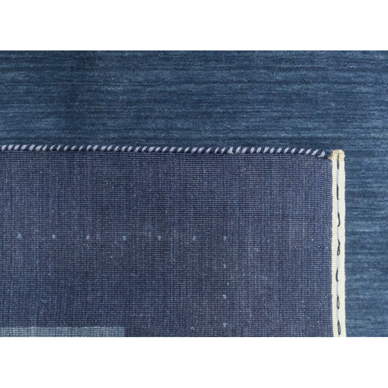 Tapis bleu marine noué à la main de haute qualité