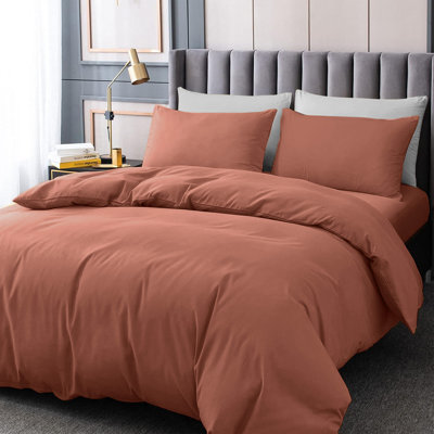 4-Piece Microfiber Duvet Cover Set – Pillowcases & Fitted Sheet