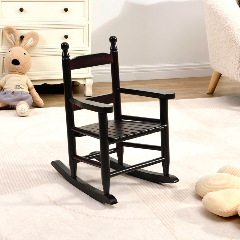 Chaise à bascule en chêne durable pour enfants pour une utilisation intérieure et extérieure, assurant confort et sécurité avec une conception robuste