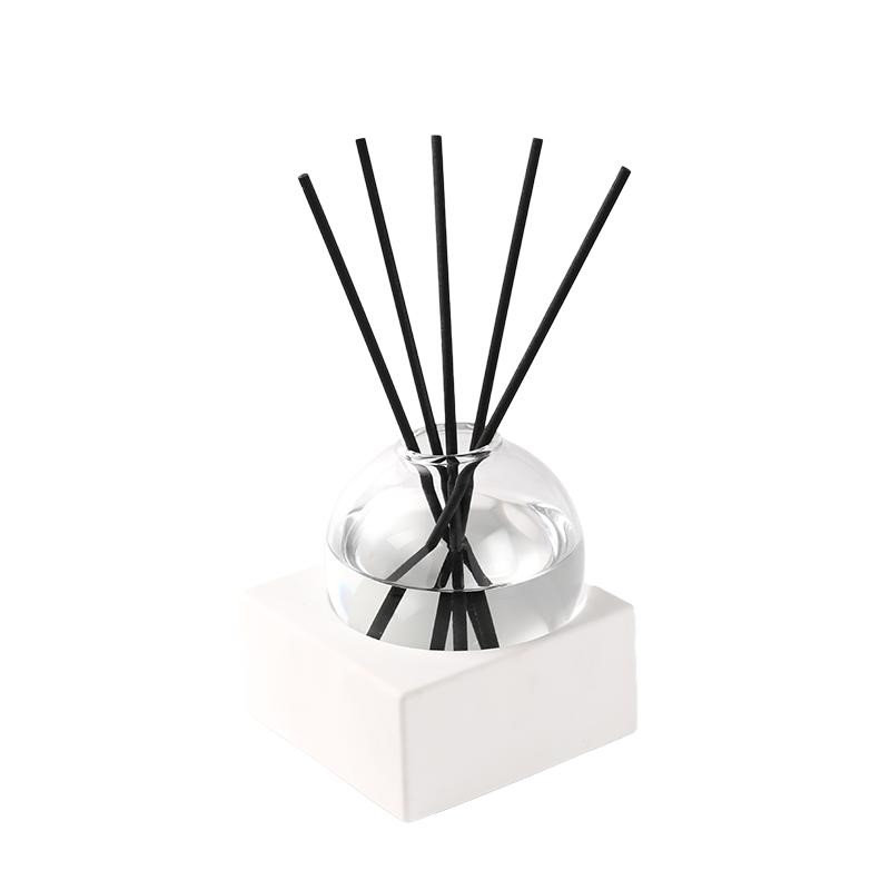 Diffuseur de roseaux sur boule blanche - Muguet, Blanc/Noir