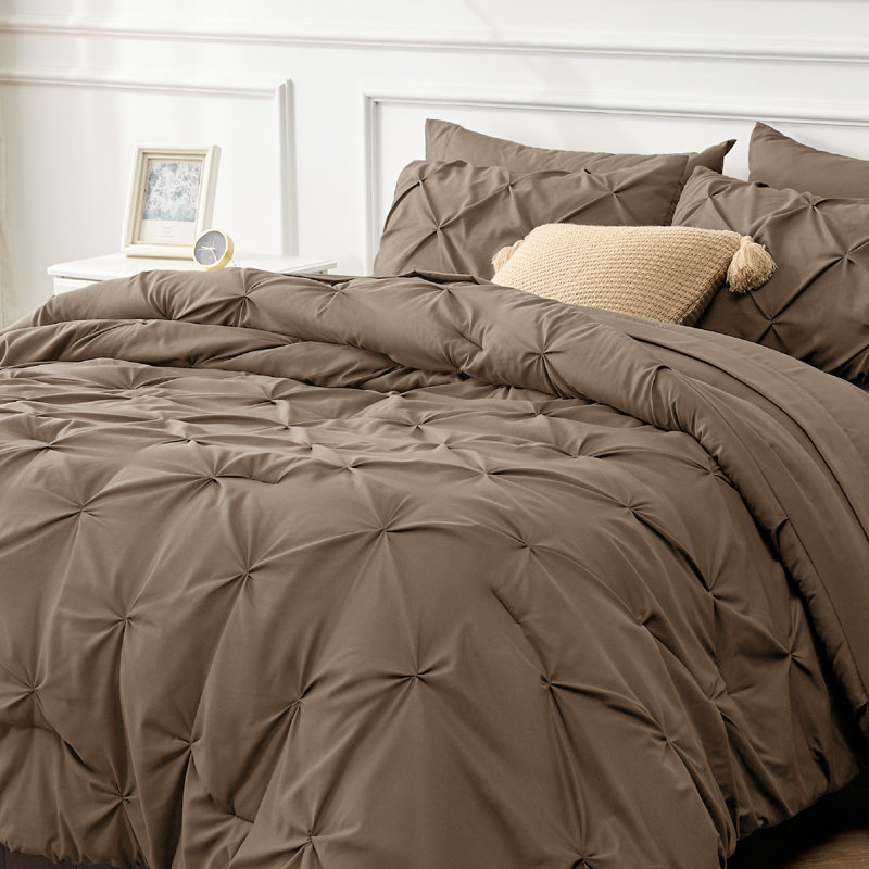Bedsure Cal King Burgundy Pintuck Bed-in-a-Bag - Brown Pinch Pleat Comforter Set with Sheets, Pillowcases & Shams (Set of 7)