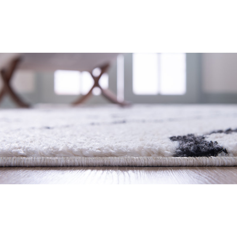Idun Geometric Indoor Rug, Rectangle 4'1" x 6'1"
