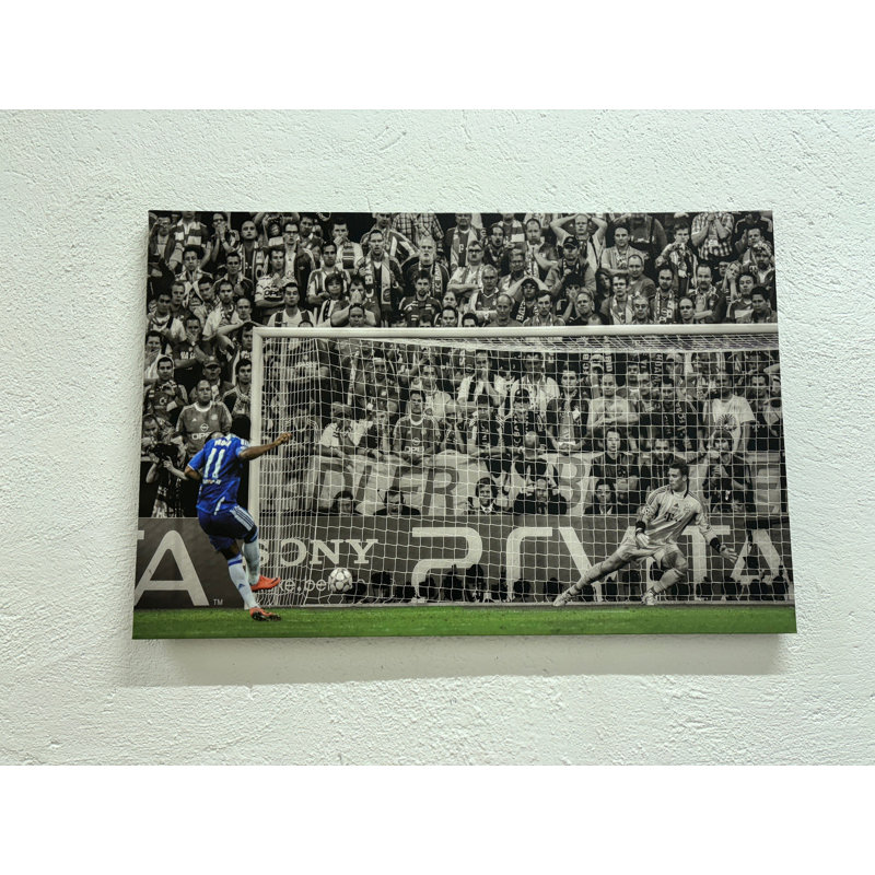 Toile imprimée: Art de pénalité de football - décor Moment de soccer, 1P encadrée noire, H: 11,9 po x l: 15,8 po