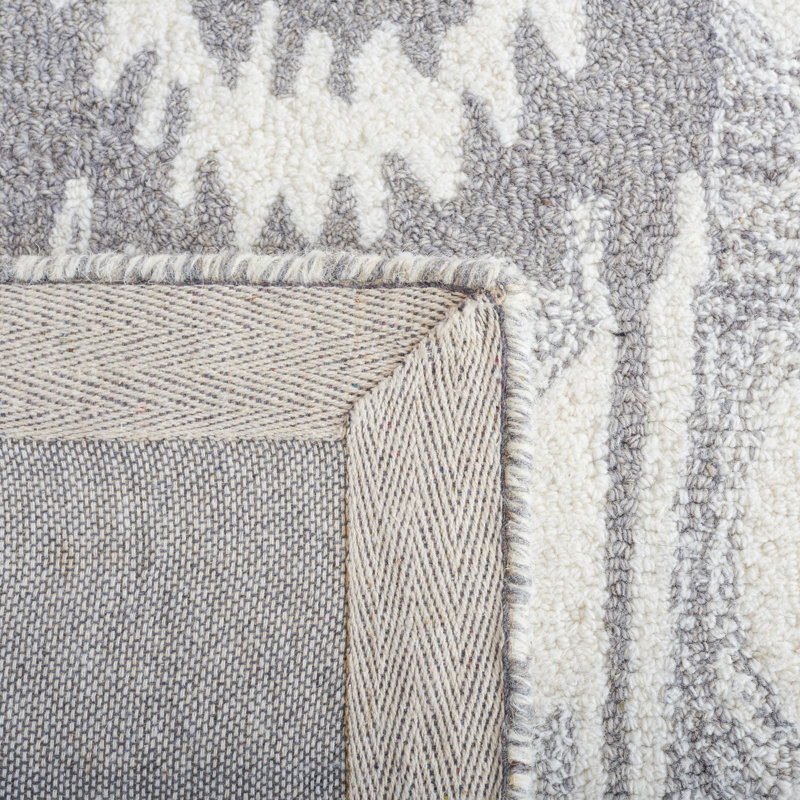 Ikat Hand Tufted Wool/Cotton Ikat Rug in Light Gray/Ivory, Rectangle 4' x 6'