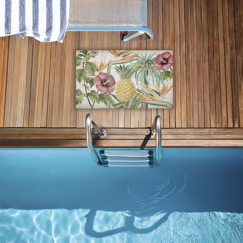 Tapis d'extérieur imprimé tropicales fleurs et ananas, design par Kim Allen, 18 po x 30 po