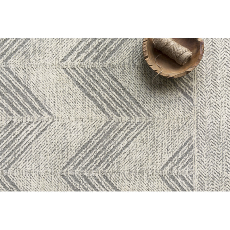 Transitional Chevron Hand-Tufted Wool Rug in Gray - 3'6" x 5'6"