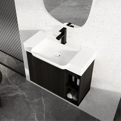 Meuble-lavabo mural blanc en céramique 28 po avec aspect chêne foncé, mécanisme de fermeture en douceur, 45 poignées cachées, armoire à une porte, deux tablettes ouvertes, finition à l'eau, fonction, design,