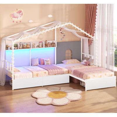 Lit double en forme de L avec toit, tiroirs de rangement et fenêtre, idéal pour 2 enfants. Ce lit cabane comprend une tente, des lumières DEL, une étagère de rangement, des barrières de sécurité et 3 tiroirs à roulettes. Montage facile.