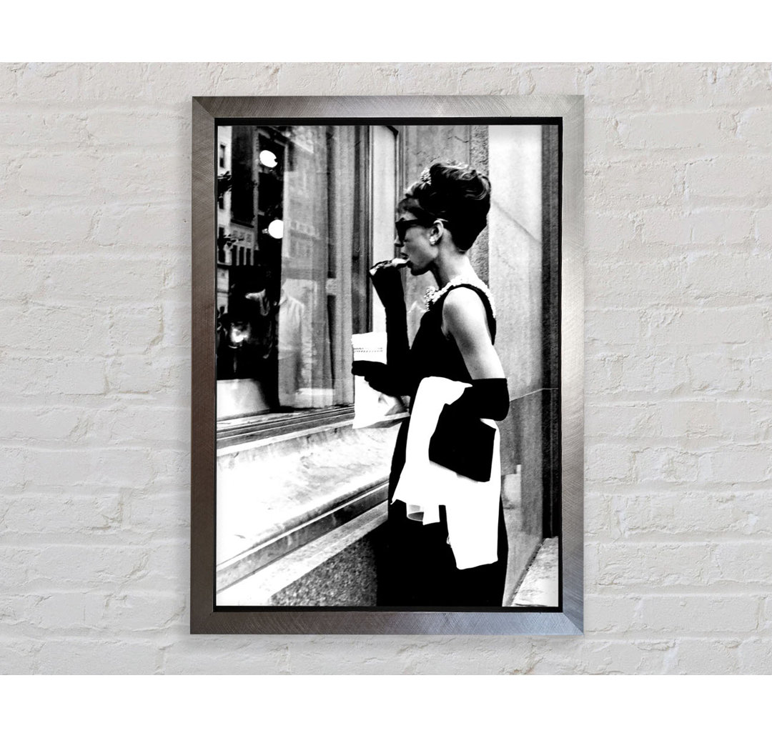 Audrey Hepburn Window Shopping - Einzelner Bilderrahmen Kunstdrucke