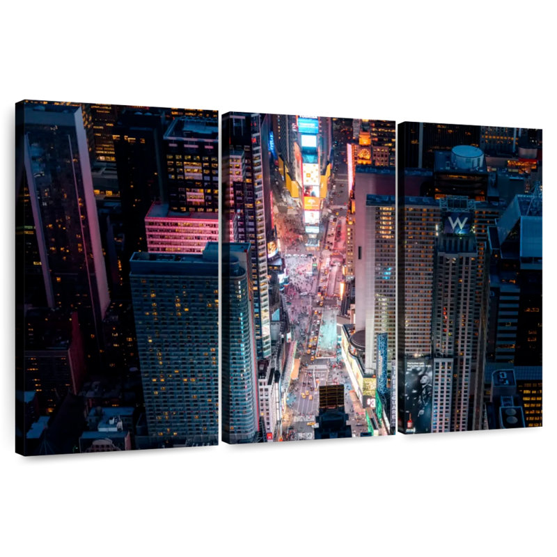 Nicci Times Square After Dark, H 28 po x l 45 po