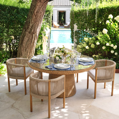 Chaise de salle à manger d'extérieur Nola Modern Coastal avec cadre en bois d'acacia et dossier en corde tressée