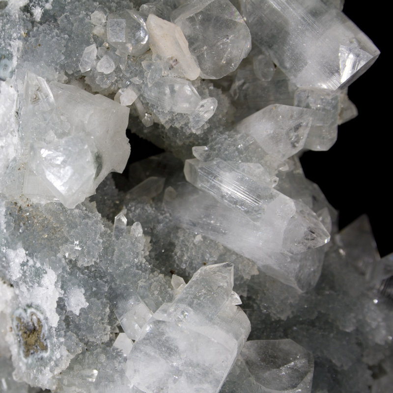 Apophyllite sur calcédoine