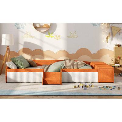 Lit de jour grand rembourré en velours avec escalier, vérin à gaz de rangement, contraste brun et blanc et garde-corps rembourrés pour l'esthétique de la chambre à coucher Revêtement, élévateur, décor confortable